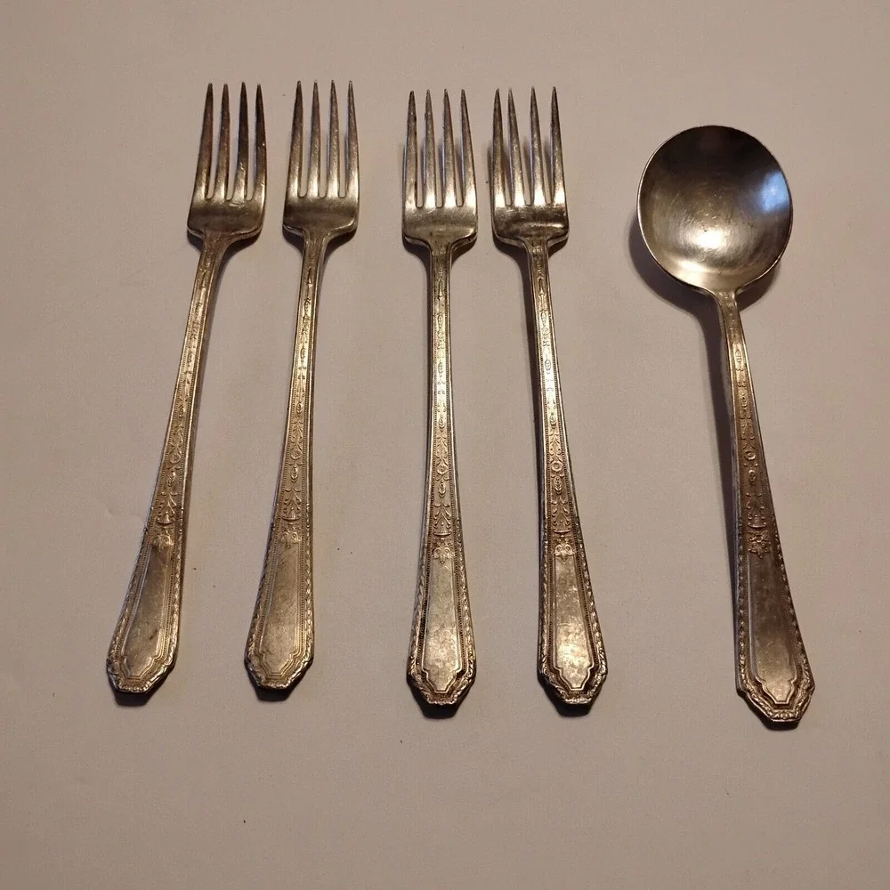 Wm Rogers CHALFONTE Silverplate International 1926 Silverware 4-Dinner‎ Forks